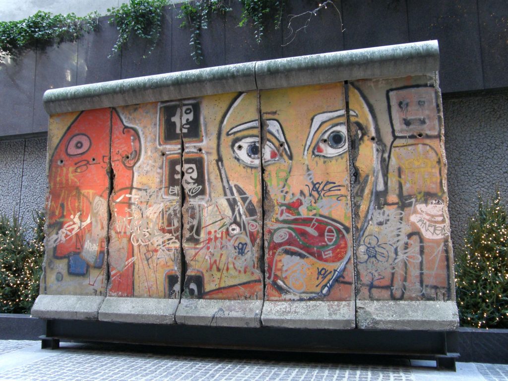 berlin wall in new york for shoppers who want to walk around